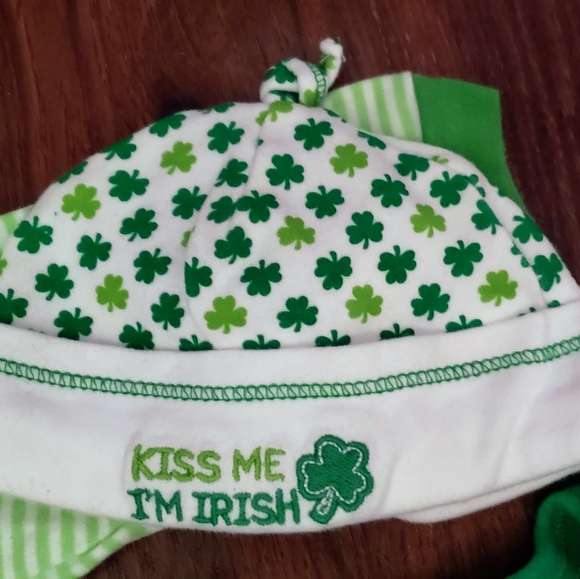 Carter's "Kiss Me" Irish Theme Baby Bundle - Picture 8 of 9